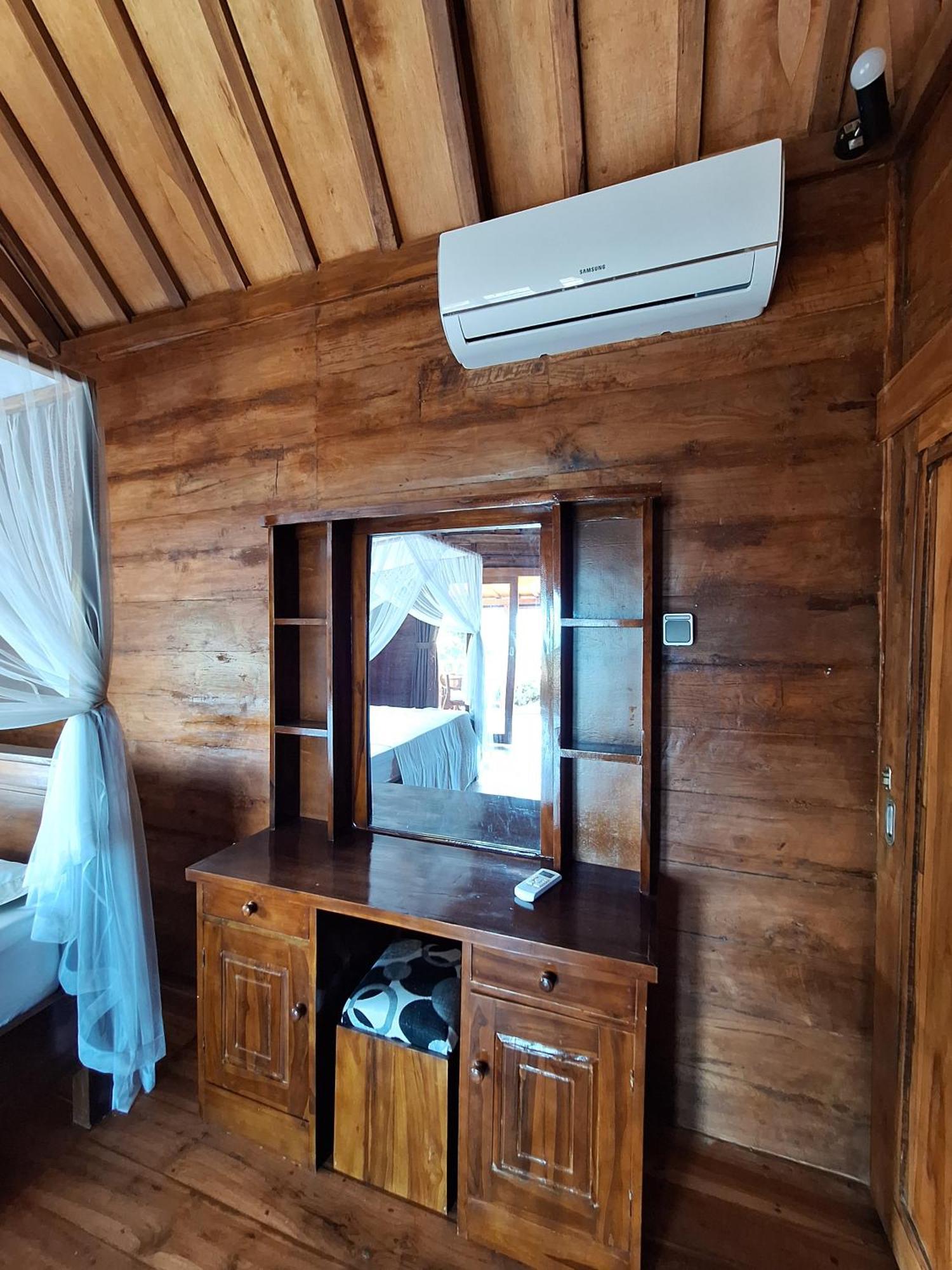 Rumah Wayans Lipah Amed Esterno foto