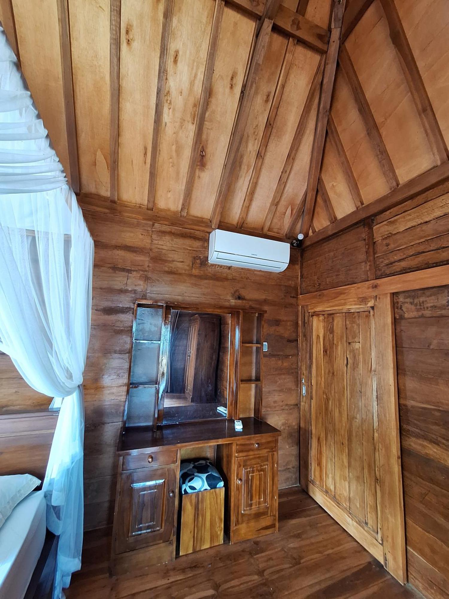 Rumah Wayans Lipah Amed Esterno foto